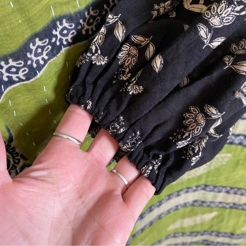 Muse Black/ Tan Sherry Paisley Baby Doll Bohemian Peasant Blouse Size Small - Picture 9 of 16